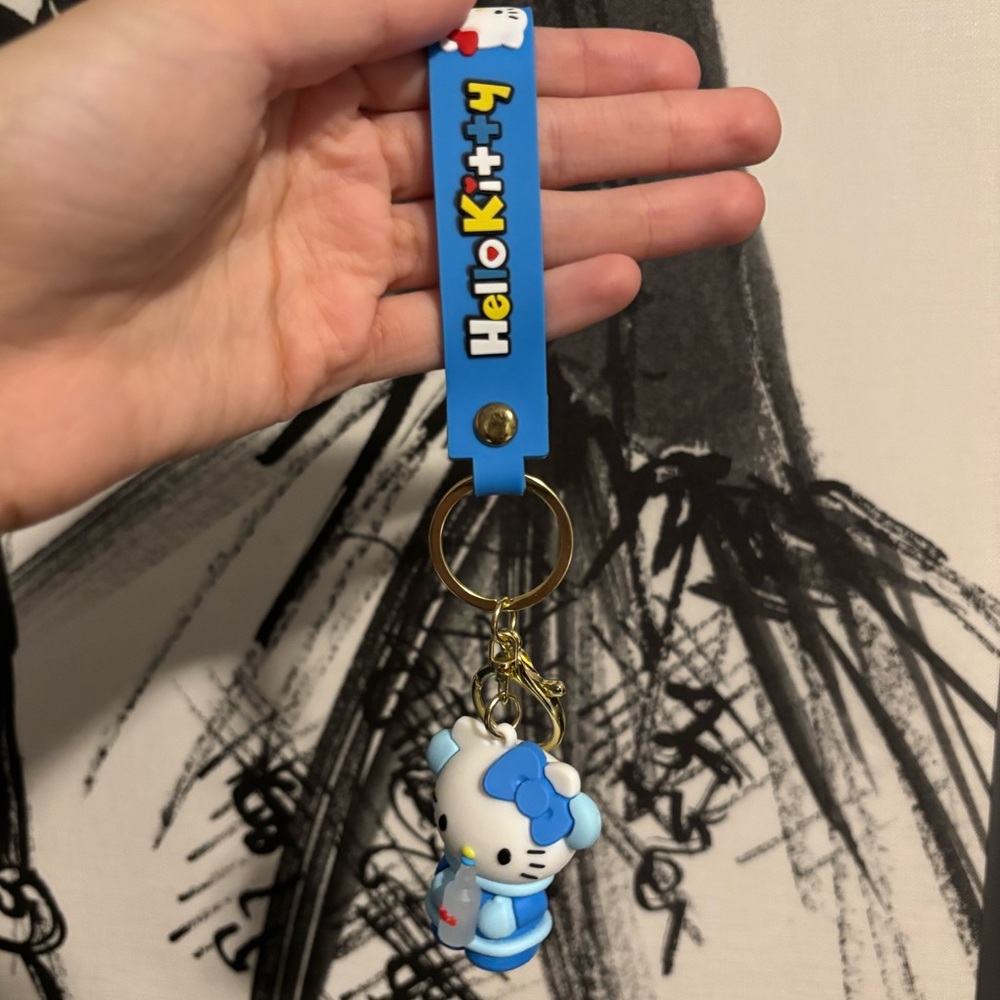 Hello Kitty Keychain💙 - Picture 2 of 2